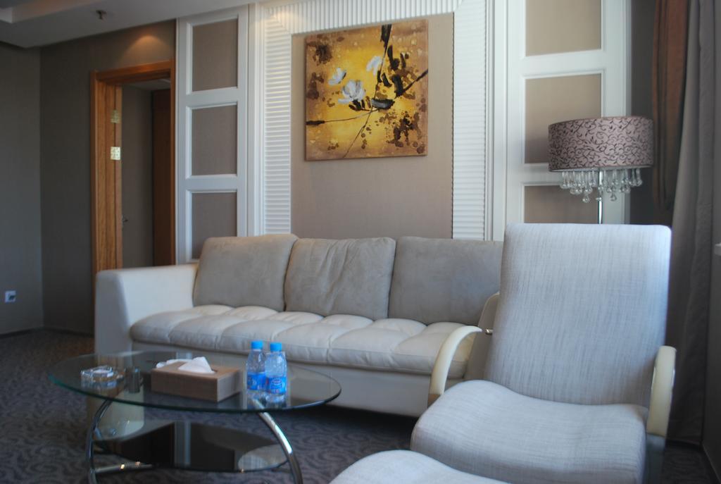 The Center Hotel Weihai Ruang foto